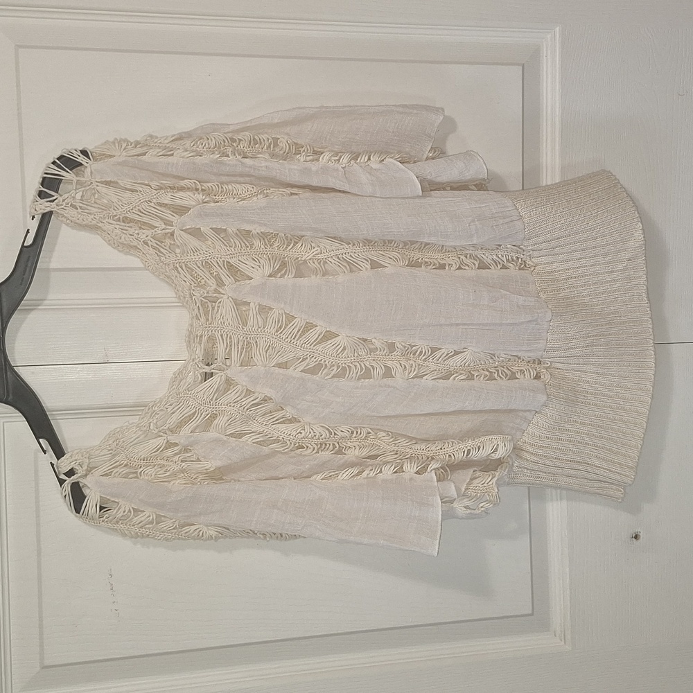 Buckle Gimmicks cotton crochet lace blouse - S - beige tan batwing short sleeve